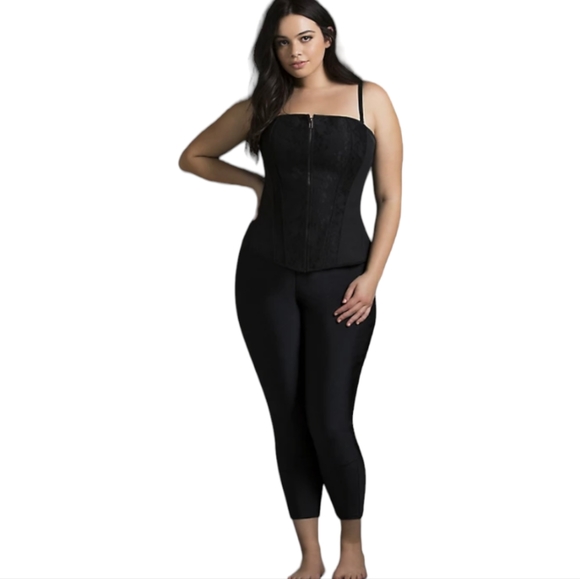 Torrid Lace Corset Bustier - Picture 5 of 5